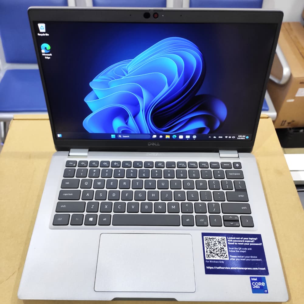Dell Latitude 5320 Core i7 12th Generation 16GB RAM 256GB SSD Touchscreen Business Laptop — image 1